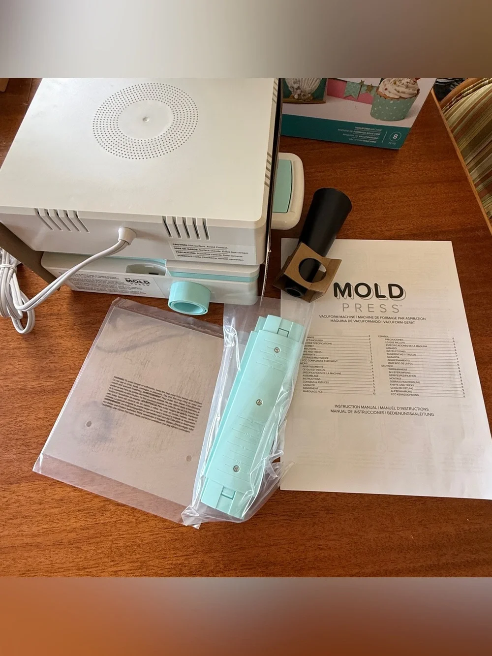NIB We R Memory Keepers Mold Press Vacuform Machine Crafting Tool